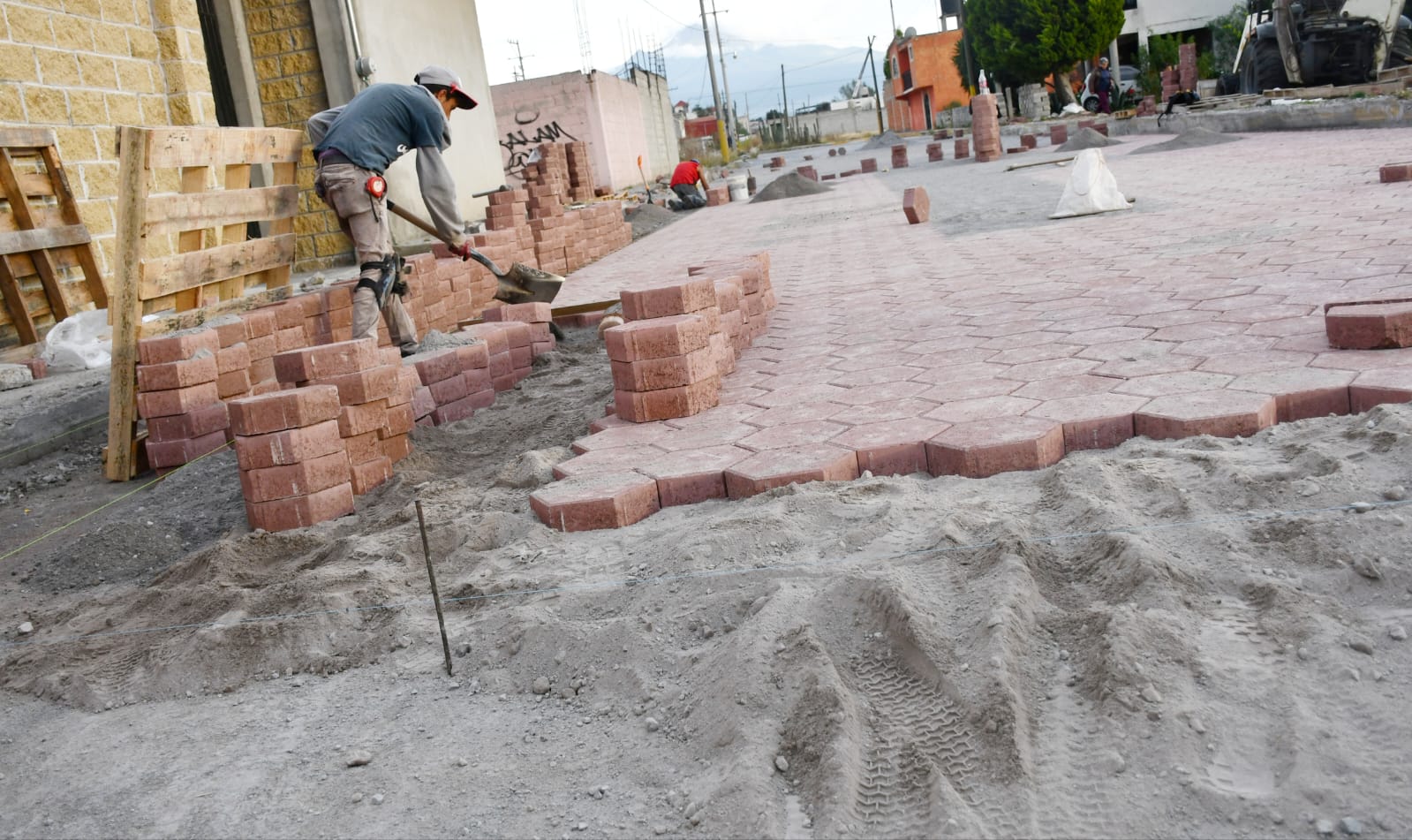 Registra avance de 80 por ciento obra de adoquinamiento realizada por gobierno de Apetatitlán en Tecolotla